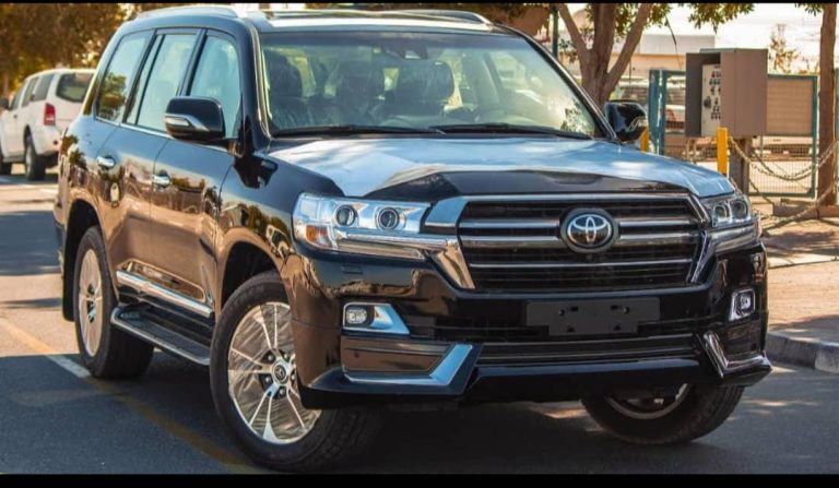 Read more about the article Rwanda Car Hire for Wildlife Safaris in Rwanda and Uganda